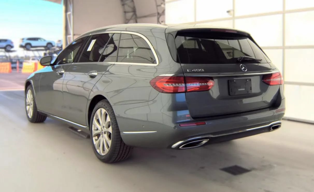Used 2018 Mercedes-Benz E 400 4MATIC Wagon w/ Premium 3 Package image 4