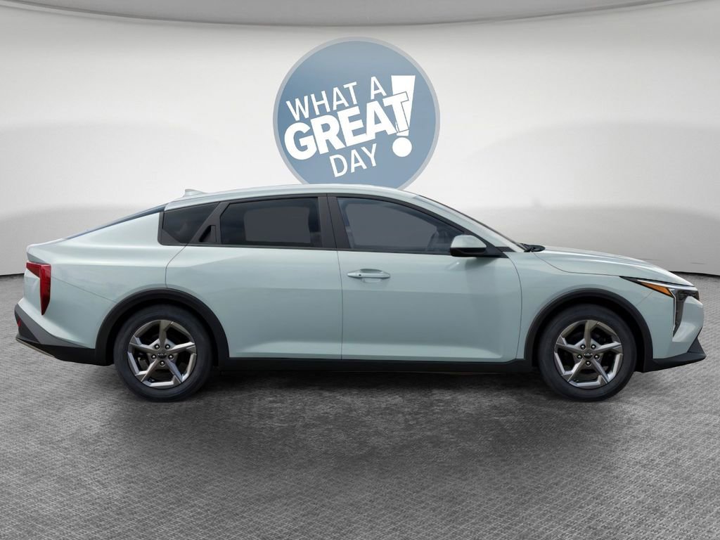 New 2026 Kia K4 LXS image 7
