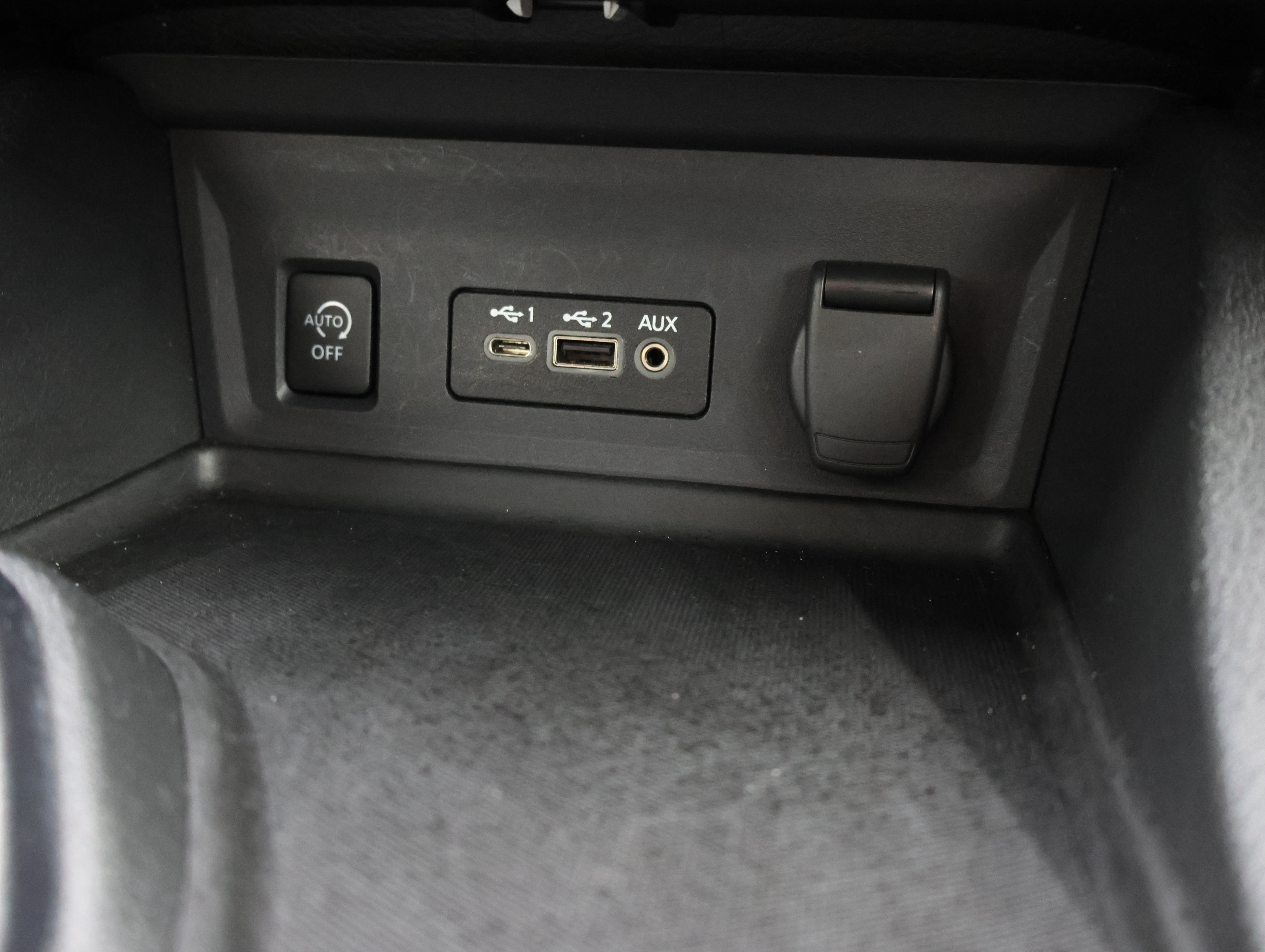 Used 2024 Nissan Sentra SV FWD image 43