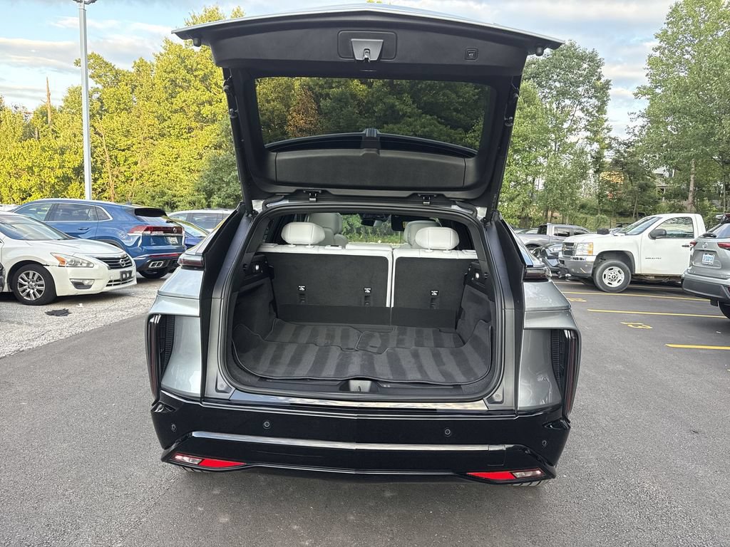 Used 2024 Cadillac Lyriq Sport AWD/4WD image 21