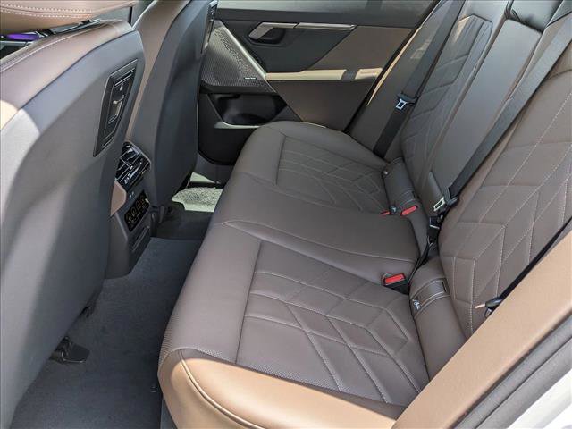 Used 2026 BMW 540i xDrive w/ Premium Package image 17