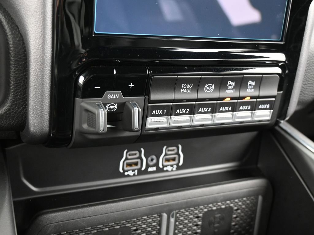 Used 2025 RAM 3500 Laramie image 24