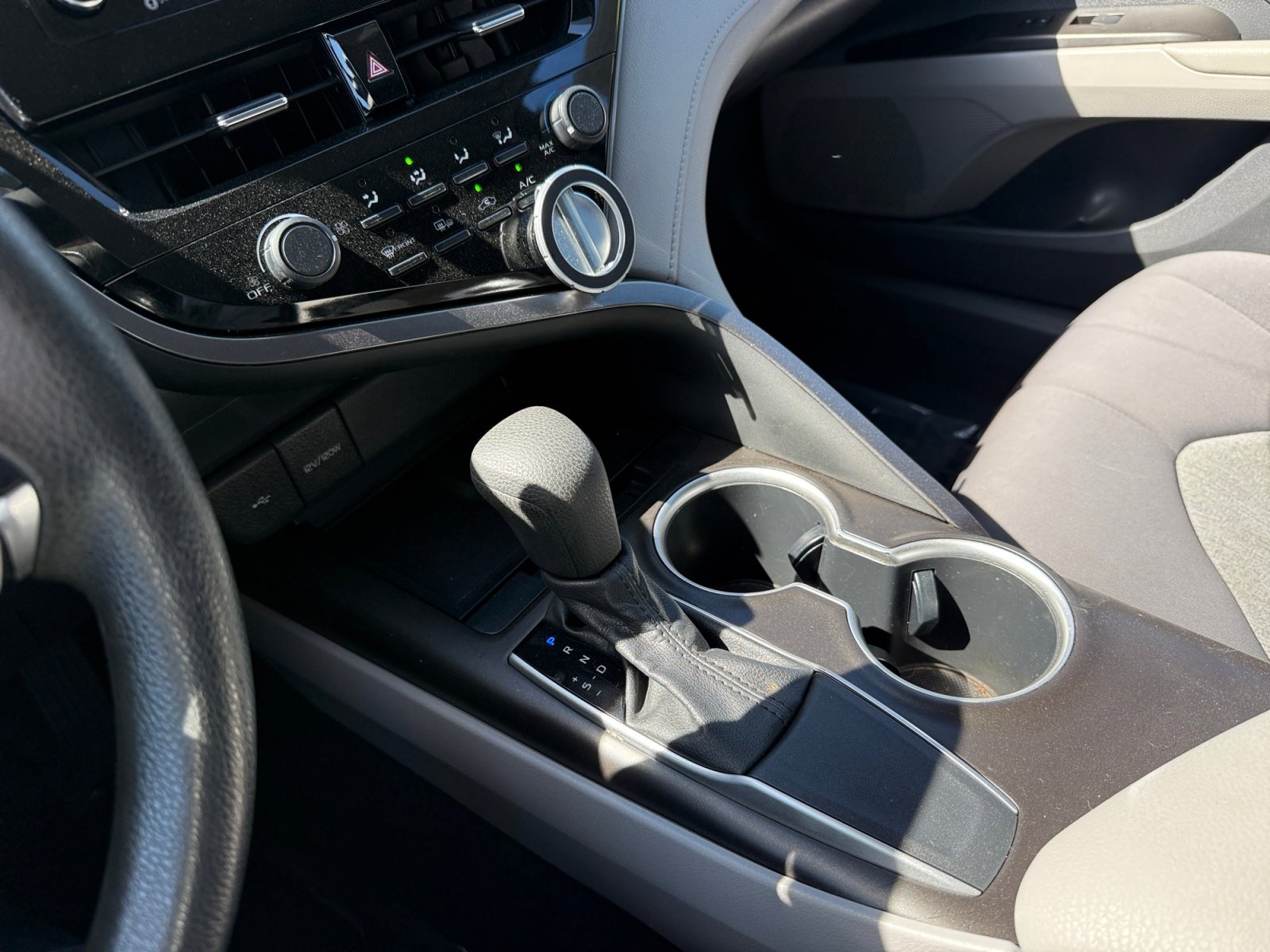 Used 2021 Toyota Camry LE w/ Convenience Package image 13