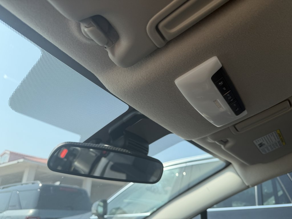 Used 2025 Nissan Versa SV FWD image 12