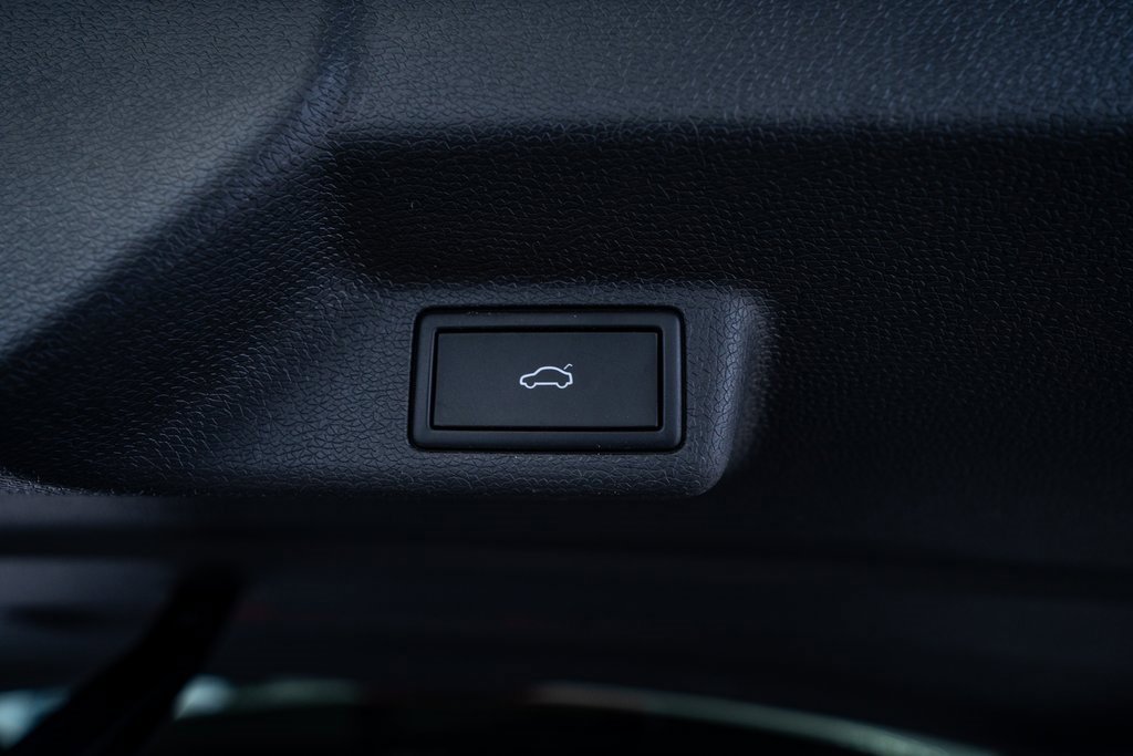 Used 2025 Volkswagen ID. Buzz 1st Edition image 55