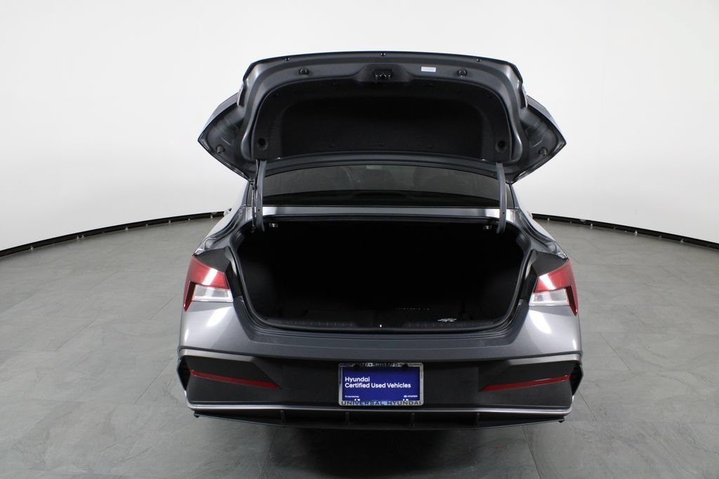 Certified 2025 Hyundai Elantra Sport FWD image 17