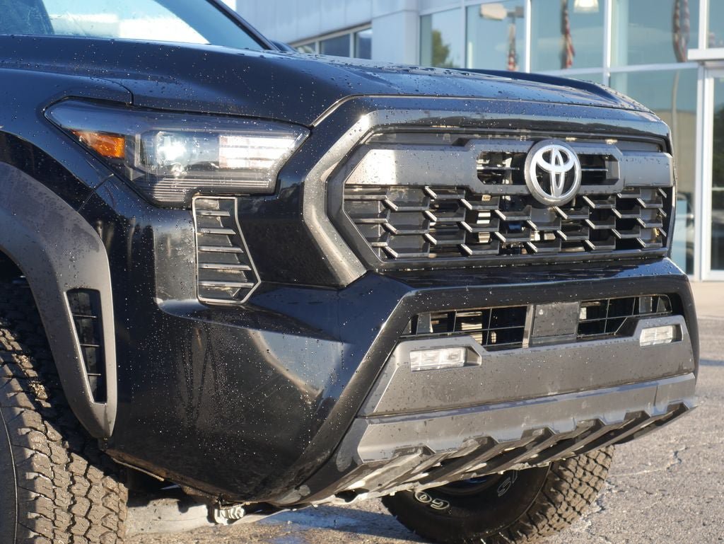 Used 2024 Toyota Tacoma TRD Off-Road AWD/4WD image 2