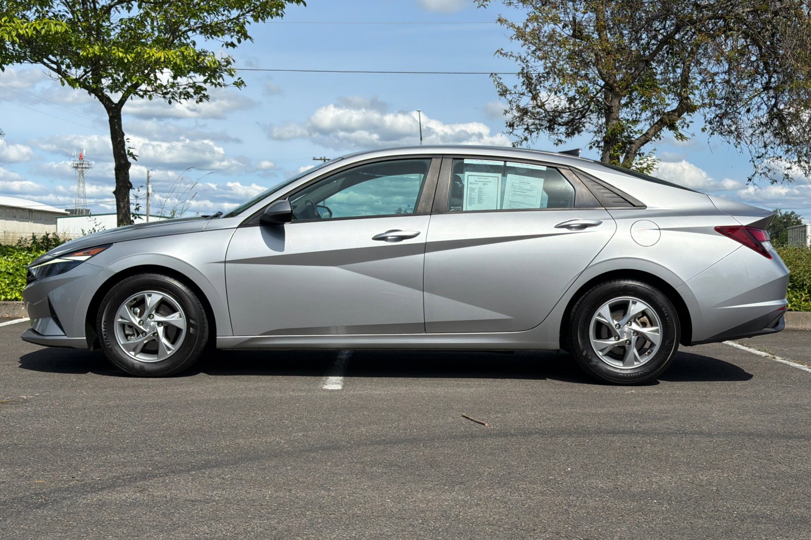 Used 2021 Hyundai Elantra SE FWD image 7