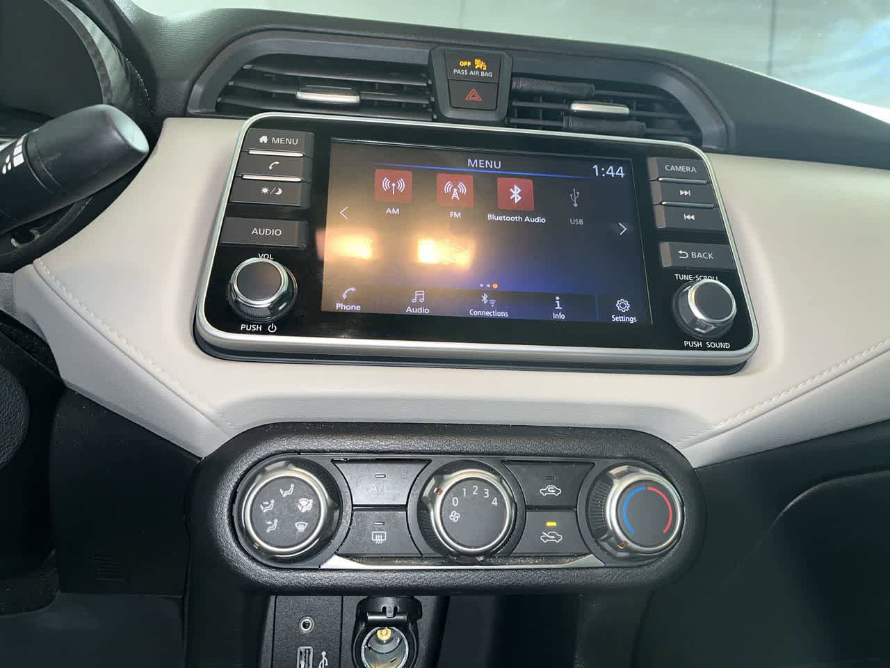 Used 2022 Nissan Versa SV FWD image 20