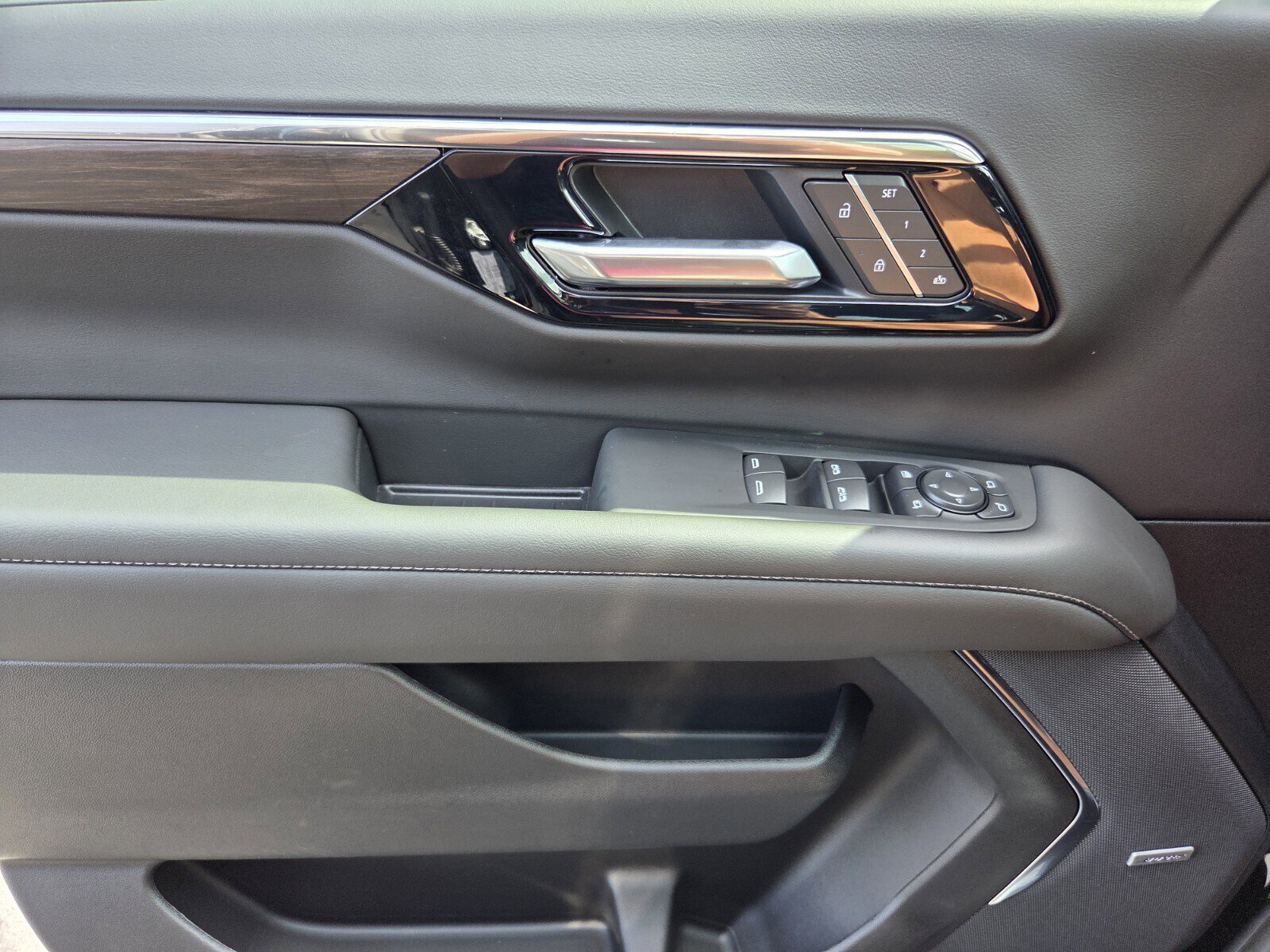 New 2026 Chevrolet Suburban Z71 w/ Comfort Package image 13