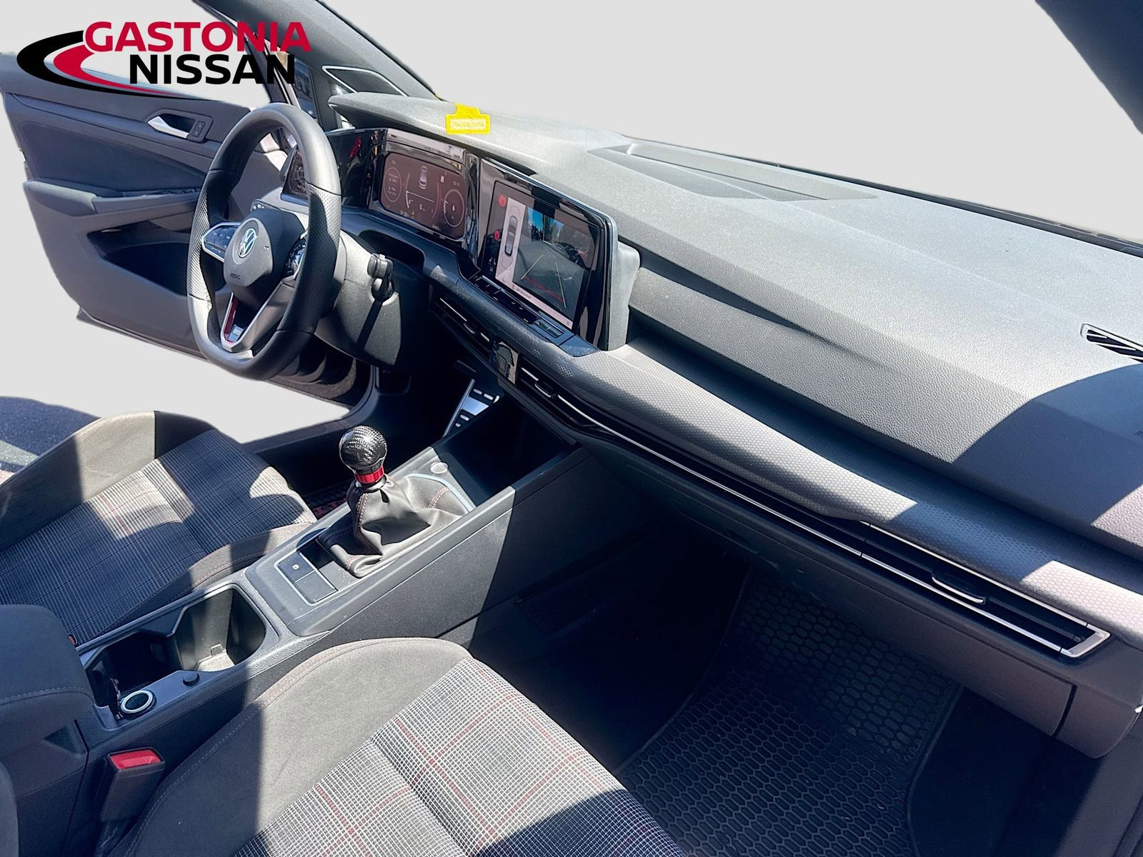 Used 2022 Volkswagen GTI SE FWD image 35
