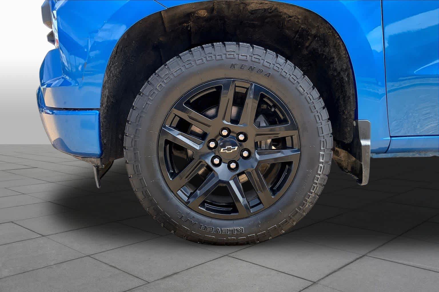 Certified 2022 Chevrolet Silverado 1500 Custom w/ LPO, Dark Essentials Package AWD/4WD image 11