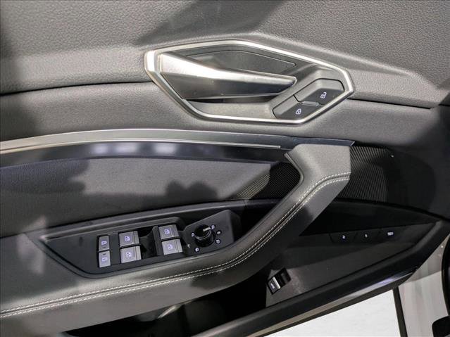 Used 2024 Audi Q8 e-tron Premium Plus w/ Premium Plus Package image 11