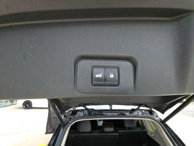 Used 2023 Nissan Rogue SV w/ SV Premium B Package image 28