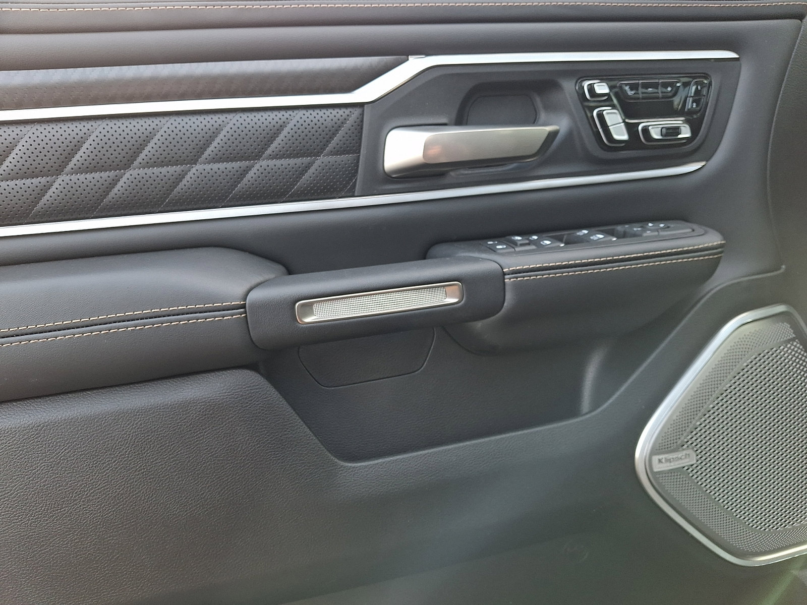 New 2026 RAM 1500 Tungsten w/ Trailer Tow Group AWD/4WD image 8