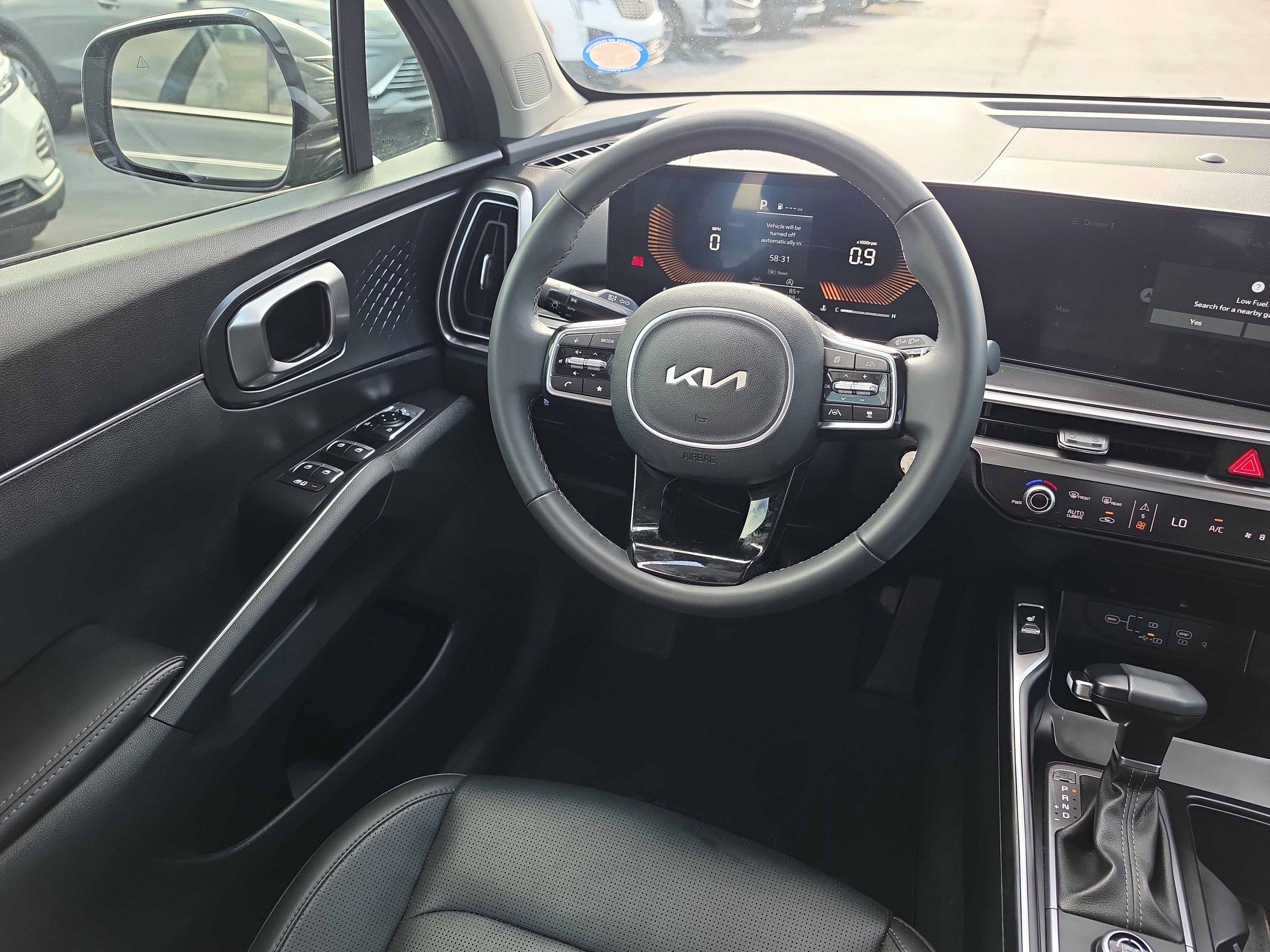 Used 2024 Kia Sorento S FWD image 8