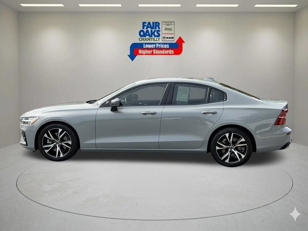 Used 2025 Volvo S60 B5 Plus FWD image 10