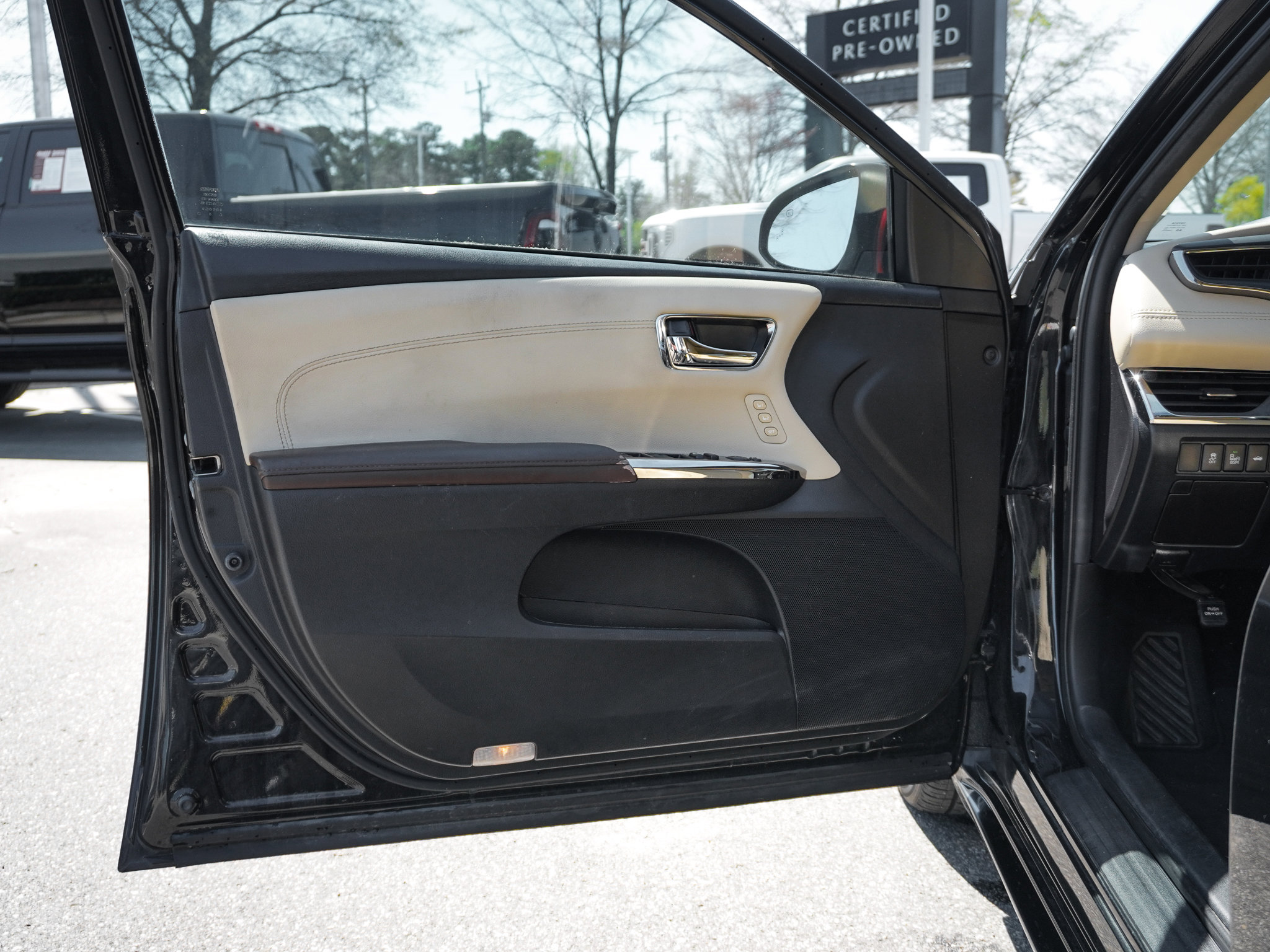 Used 2016 Toyota Avalon Touring image 14