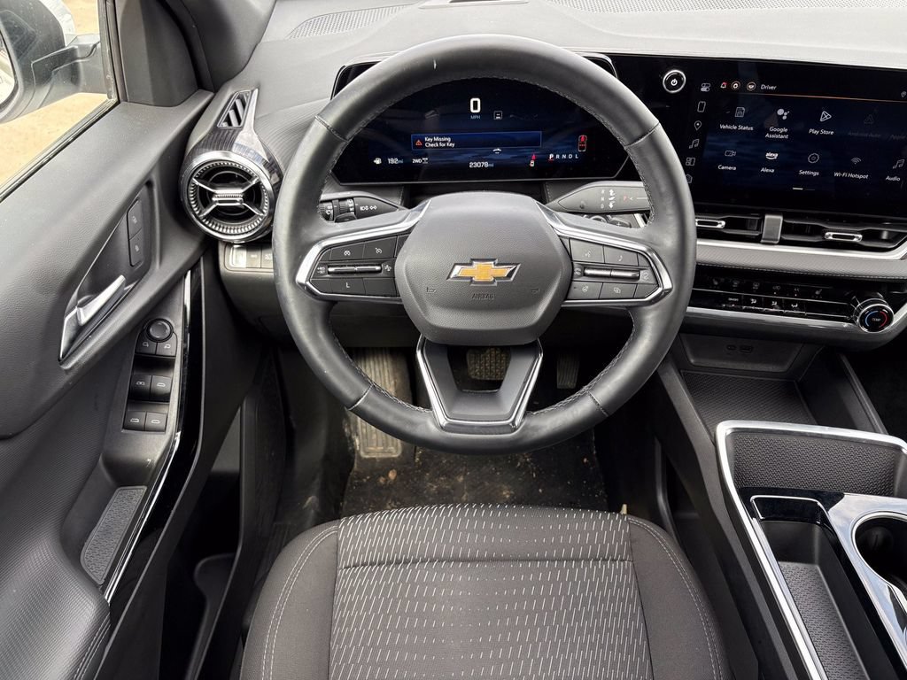 Used 2025 Chevrolet Equinox LT w/ Safety and Technology Package AWD/4WD image 16