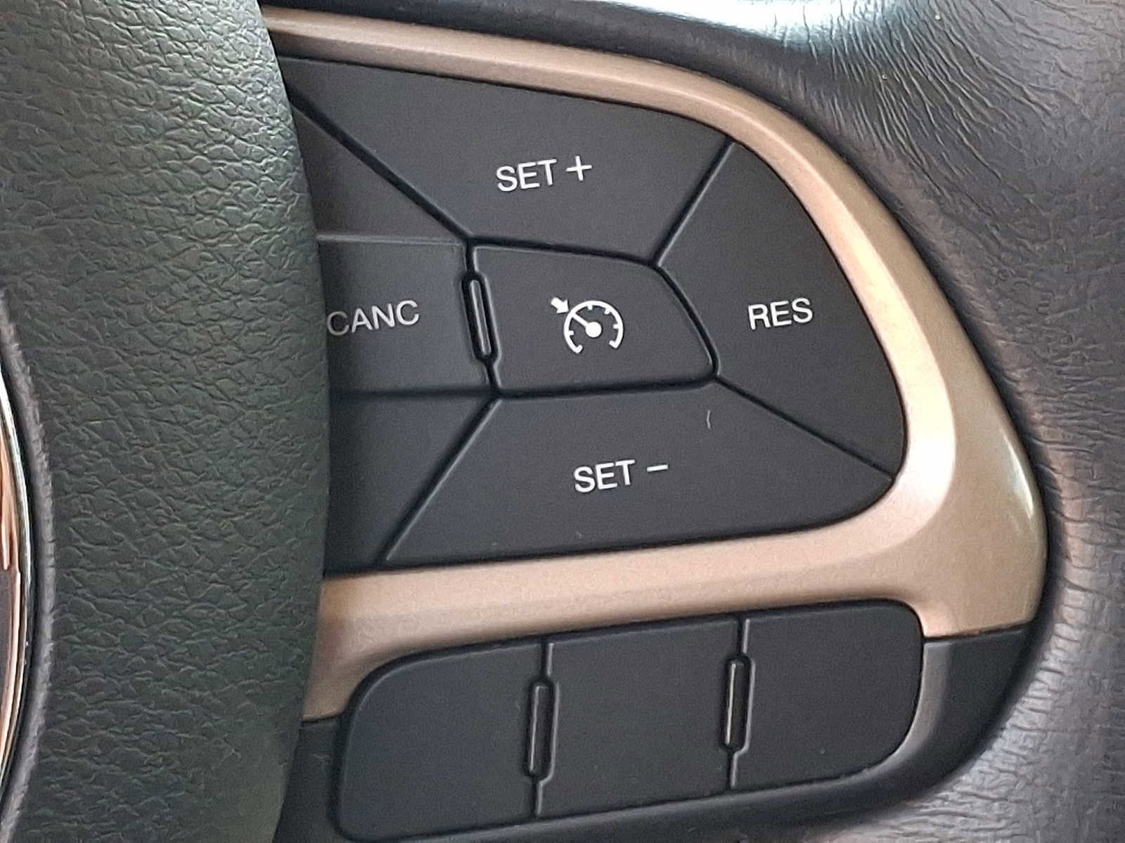 Used 2017 Jeep Renegade Latitude image 22