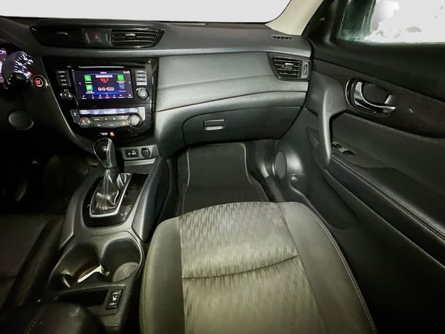 Used 2018 Nissan Rogue SV w/ Premium Package image 32
