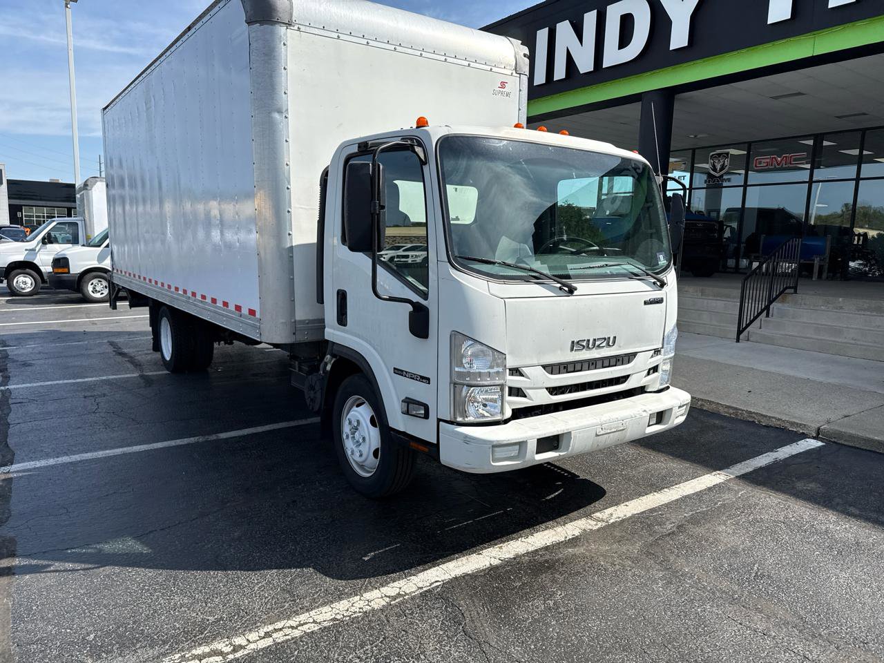 Used 2018 Isuzu NPR RWD image 2