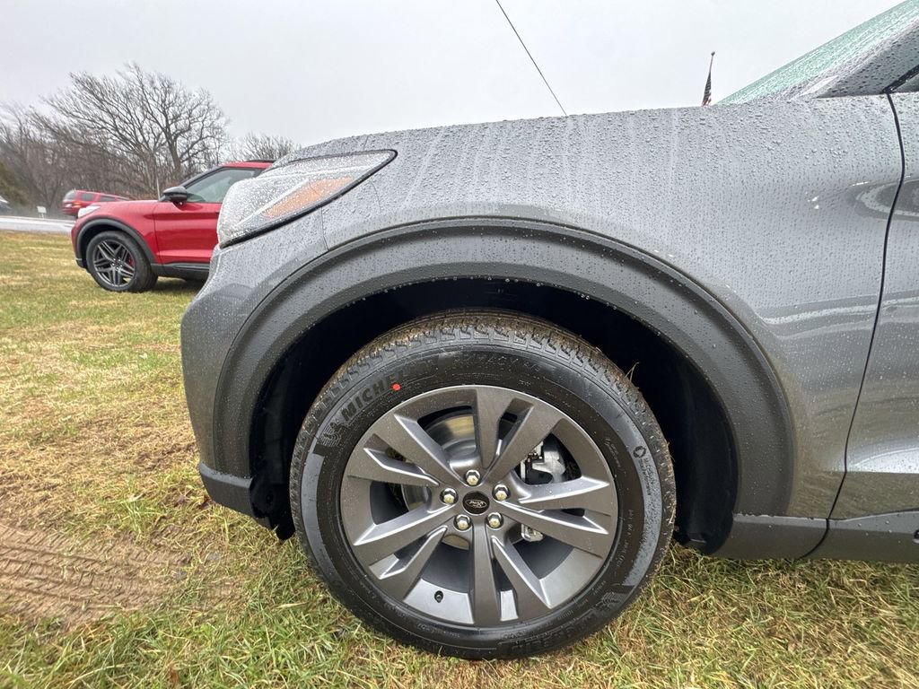 New 2026 Ford Explorer Active w/ Active Comfort Package image 10