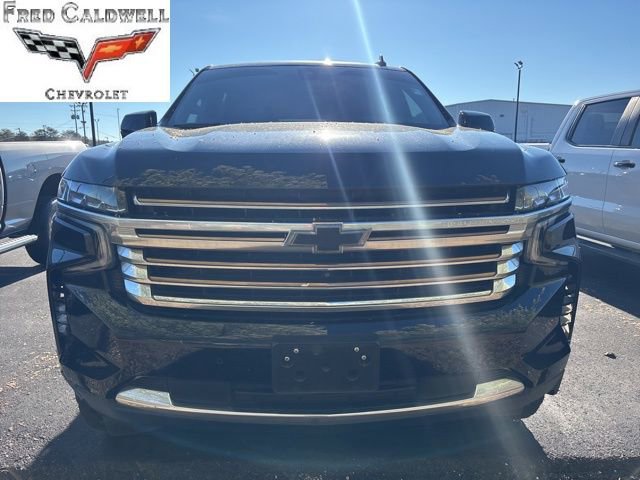 Used 2022 Chevrolet Suburban High Country image 2