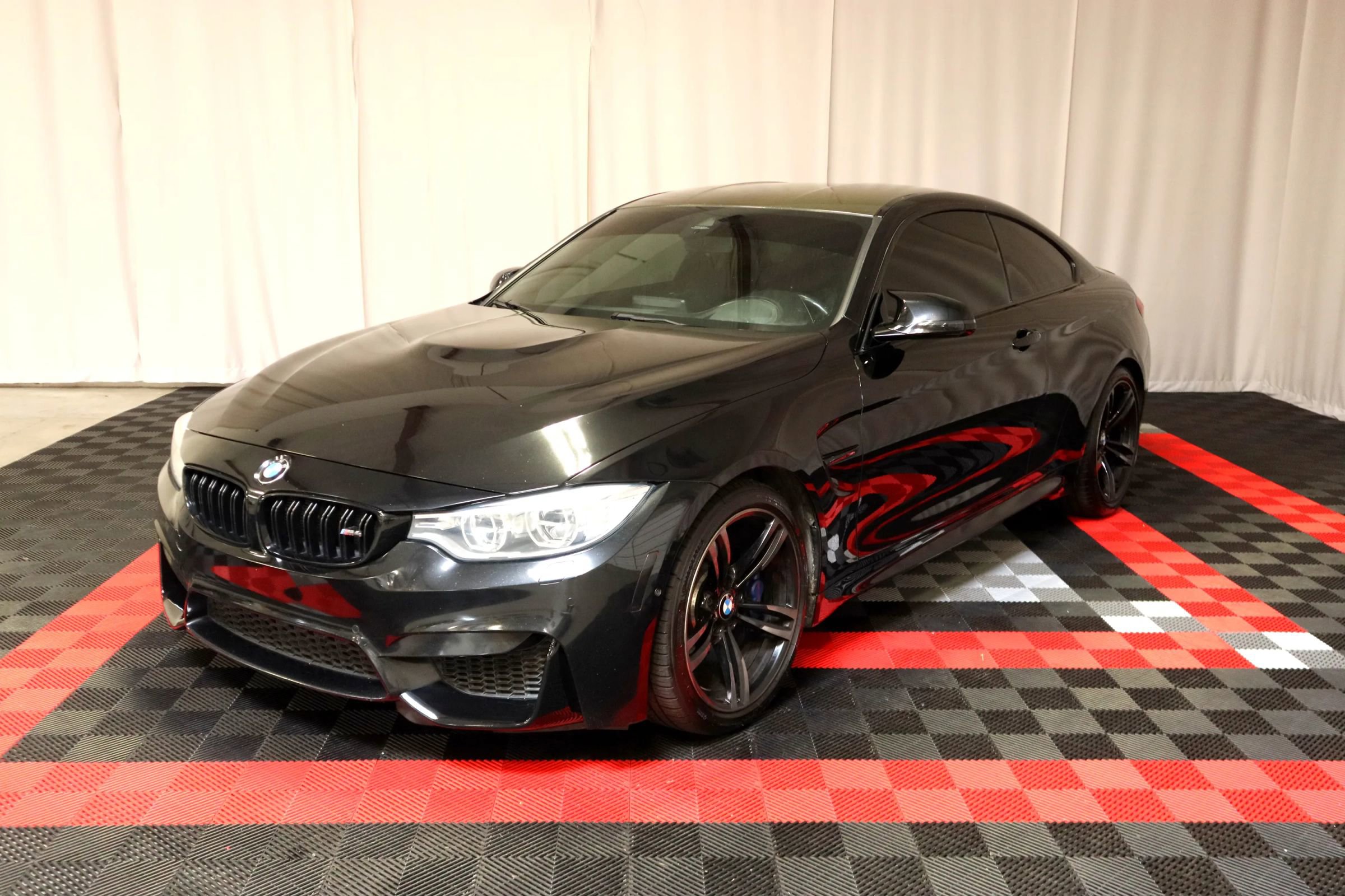 Used 2015 BMW M4 Coupe RWD image 1