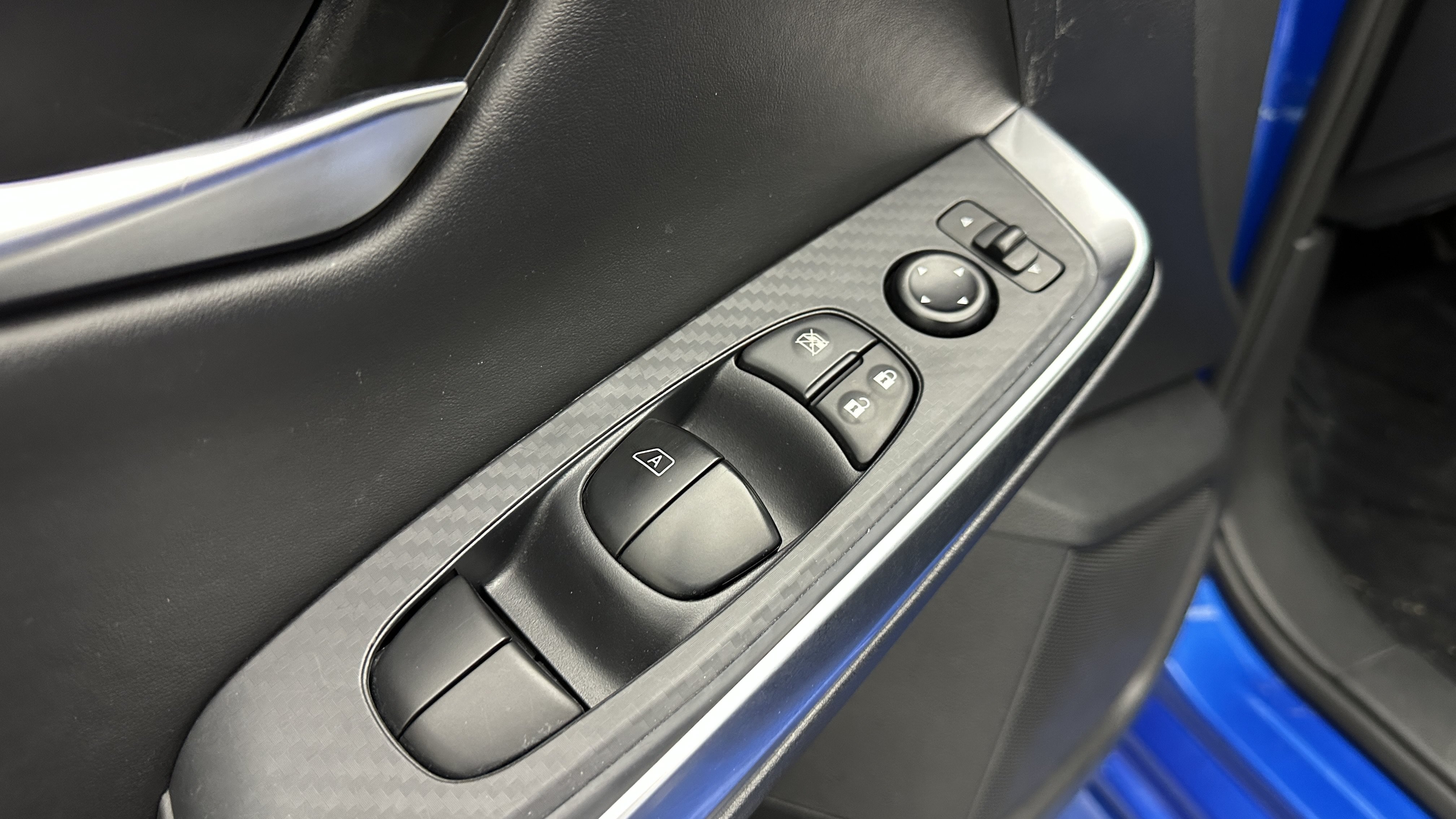Used 2025 Nissan Sentra SR FWD image 13