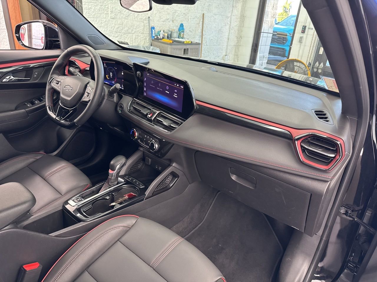 Used 2025 Chevrolet TrailBlazer RS w/ Driver Confidence Package image 47