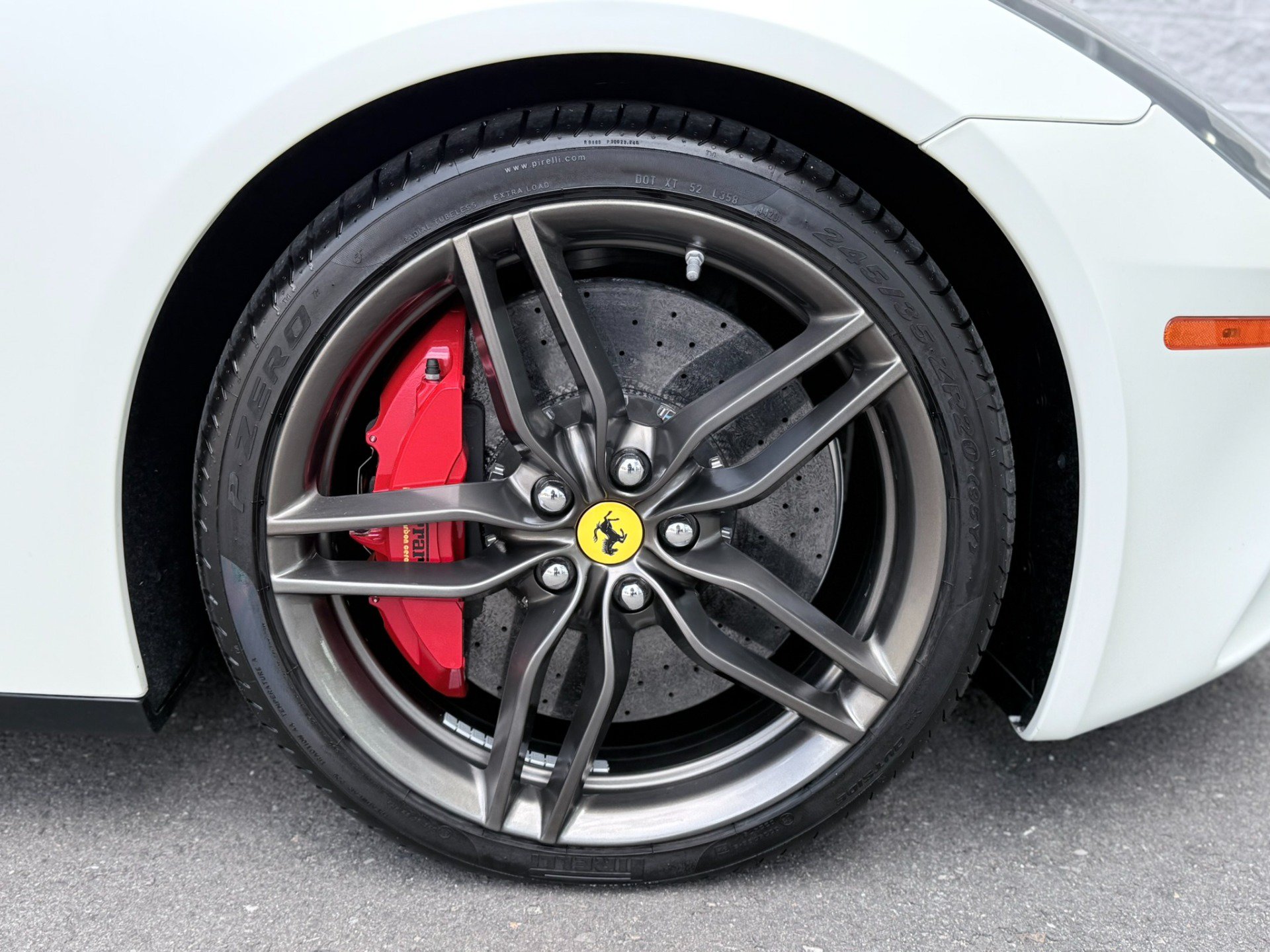 Used 2012 Ferrari FF AWD/4WD image 40