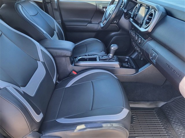 Used 2019 Toyota Tacoma TRD Off-Road w/ Technology Package image 14