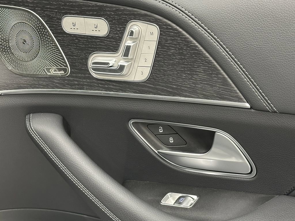 New 2026 Mercedes-Benz GLS 580 4MATIC image 17