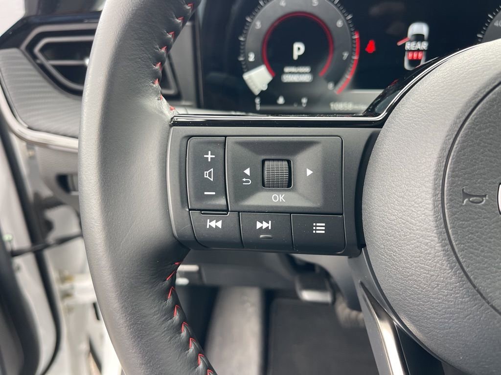 Certified 2025 Nissan Kicks SR AWD/4WD image 14