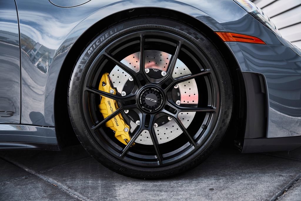 Used 2025 Porsche 911 GT3 RWD image 26