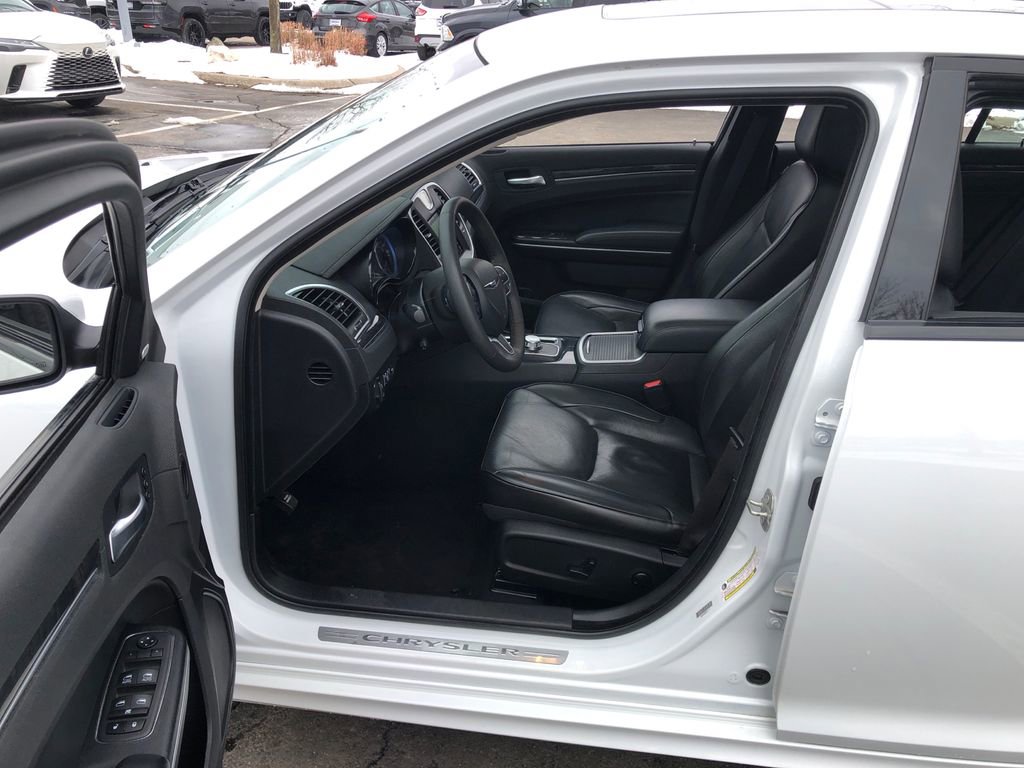 Used 2023 Chrysler 300 Touring L w/ Popular Equipment Group image 17