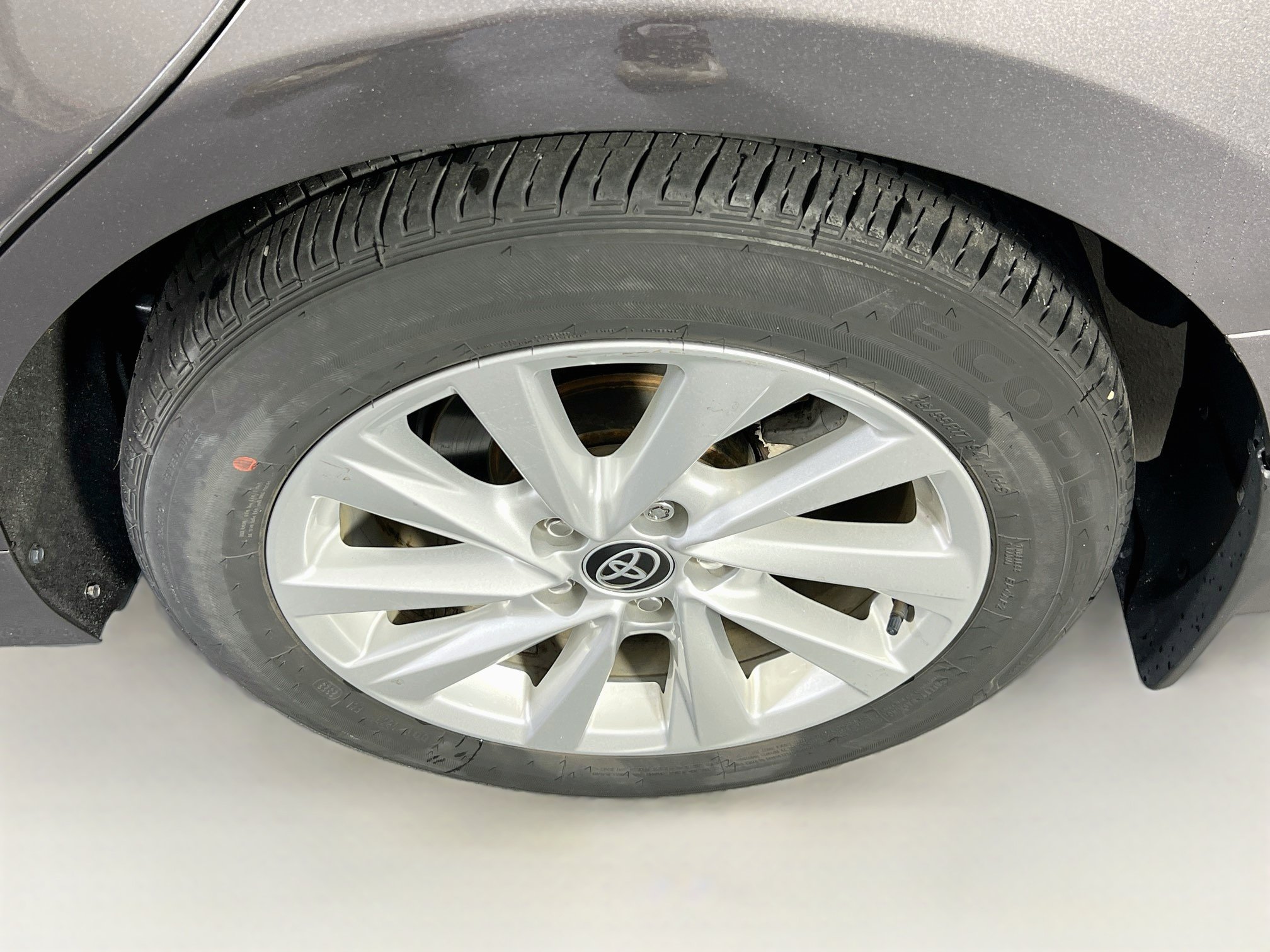 Used 2023 Toyota Camry LE FWD image 28