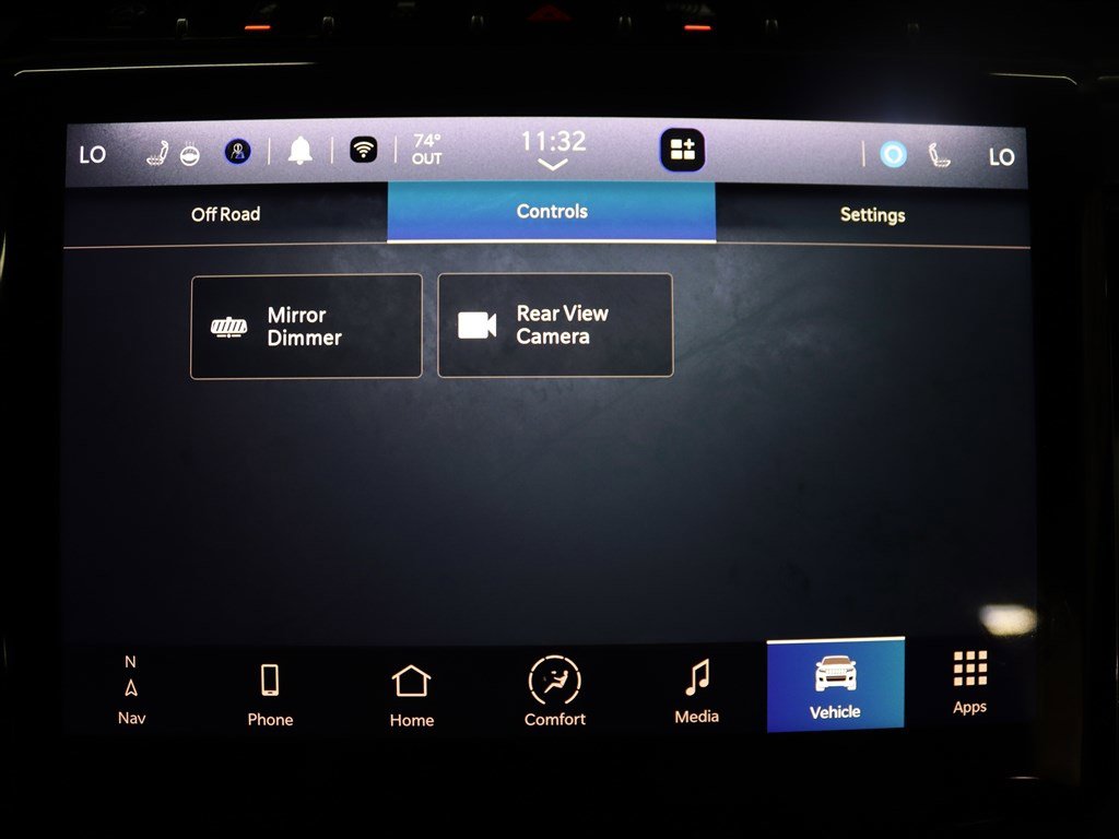 Used 2022 Jeep Grand Cherokee Overland w/ Luxury Tech Group IV AWD/4WD image 16