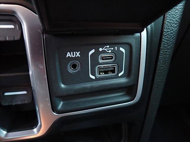 Used 2023 Jeep Gladiator Rubicon w/ Cold Weather Group AWD/4WD image 17