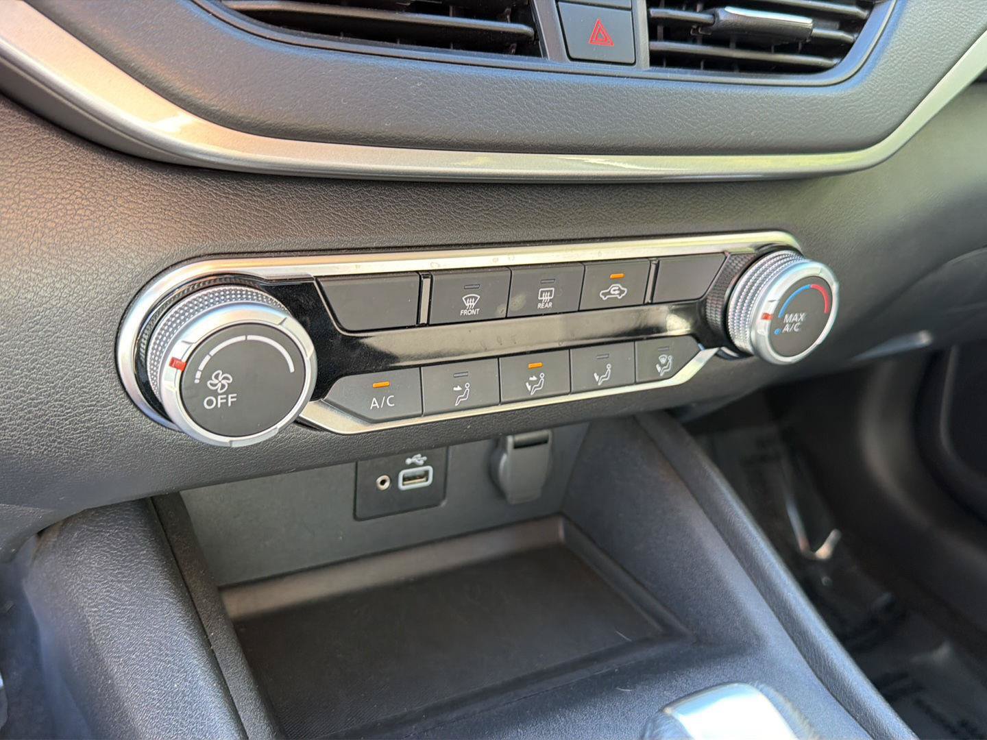 Used 2024 Nissan Altima 2.5 S FWD image 27