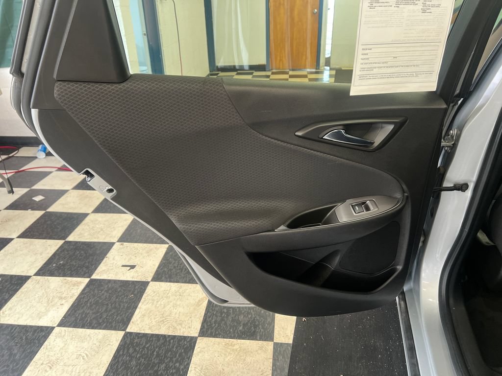 Used 2018 Chevrolet Malibu LT w/ Driver Confidence Package FWD image 39