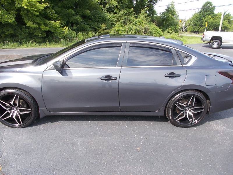 Used 2013 Nissan Altima 3.5 SL w/ Technology Pkg FWD image 6