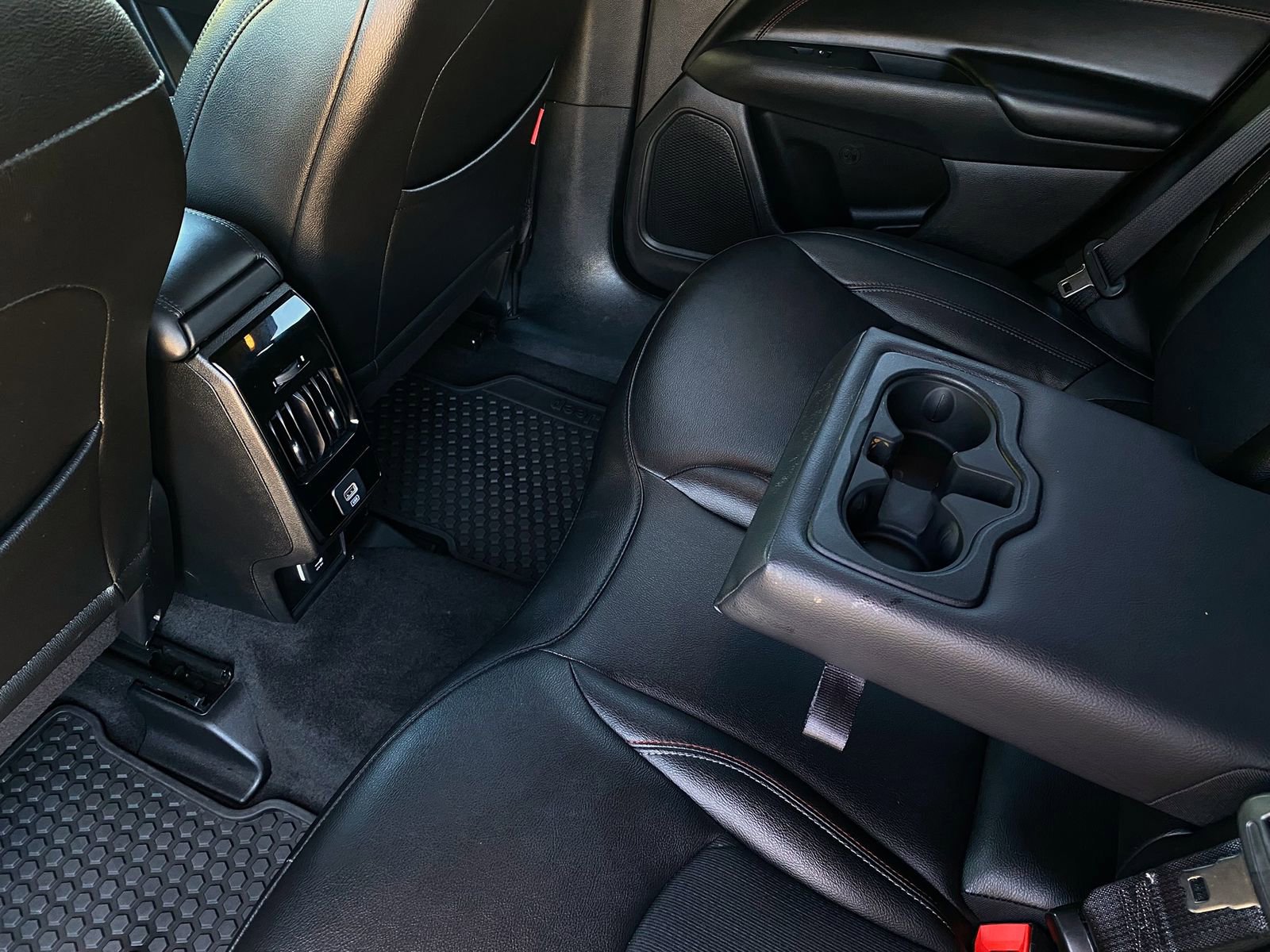 Used 2024 Jeep Compass Trailhawk image 29