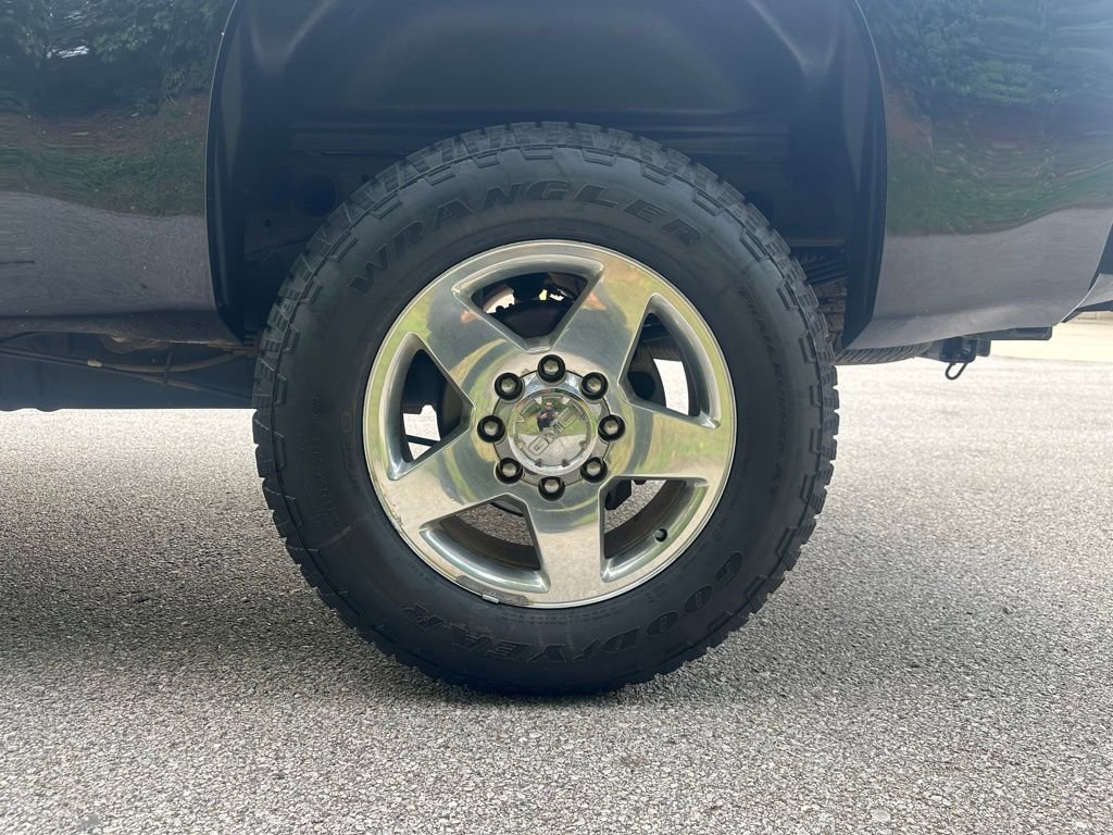 Used 2012 GMC Sierra 2500 Denali w/ Suspension Package, Off-Road image 10