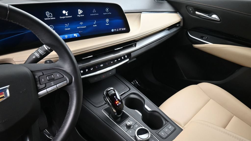 Certified 2024 Cadillac XT4 Luxury FWD image 8