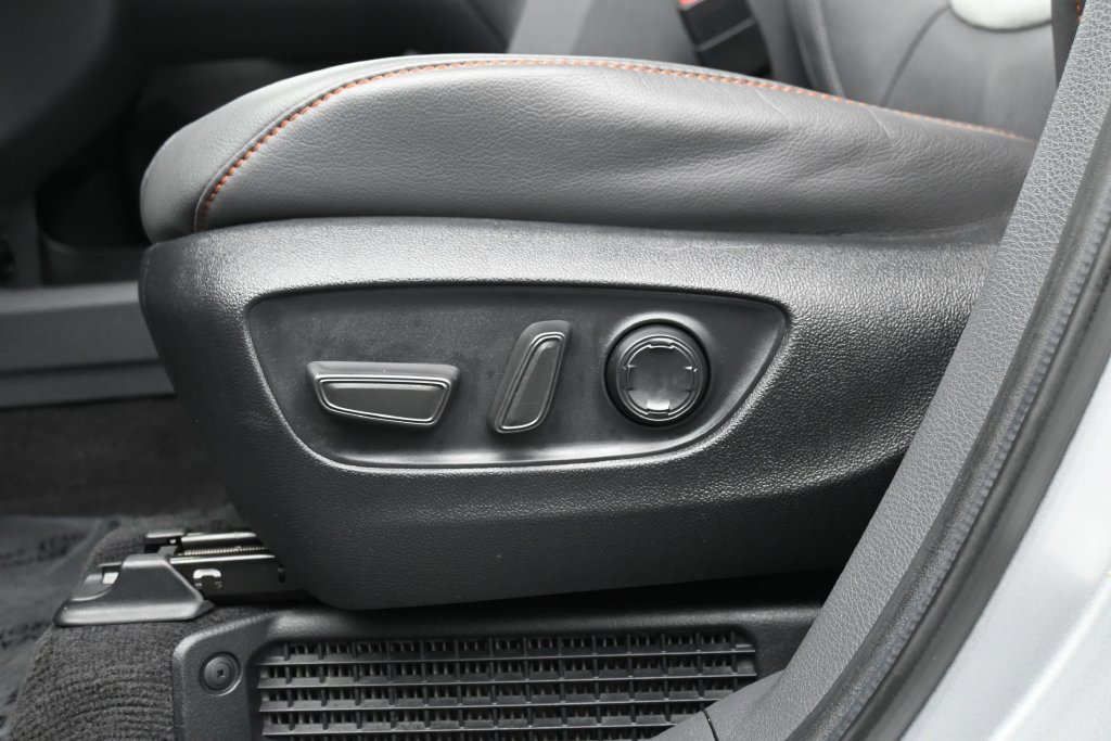 Used 2024 Toyota Sienna XSE AWD/4WD image 25