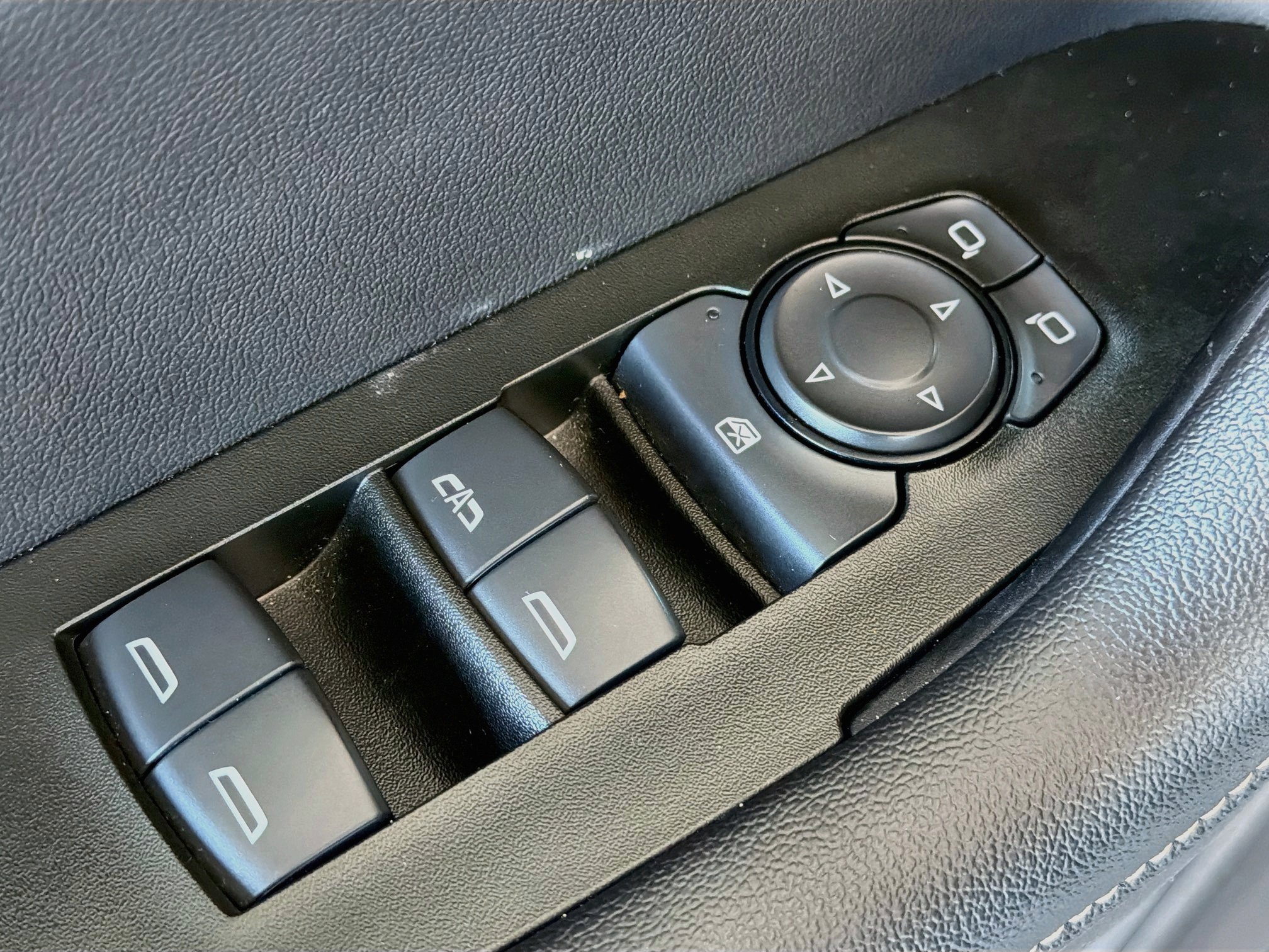 Used 2025 Chevrolet Blazer LT AWD/4WD image 15