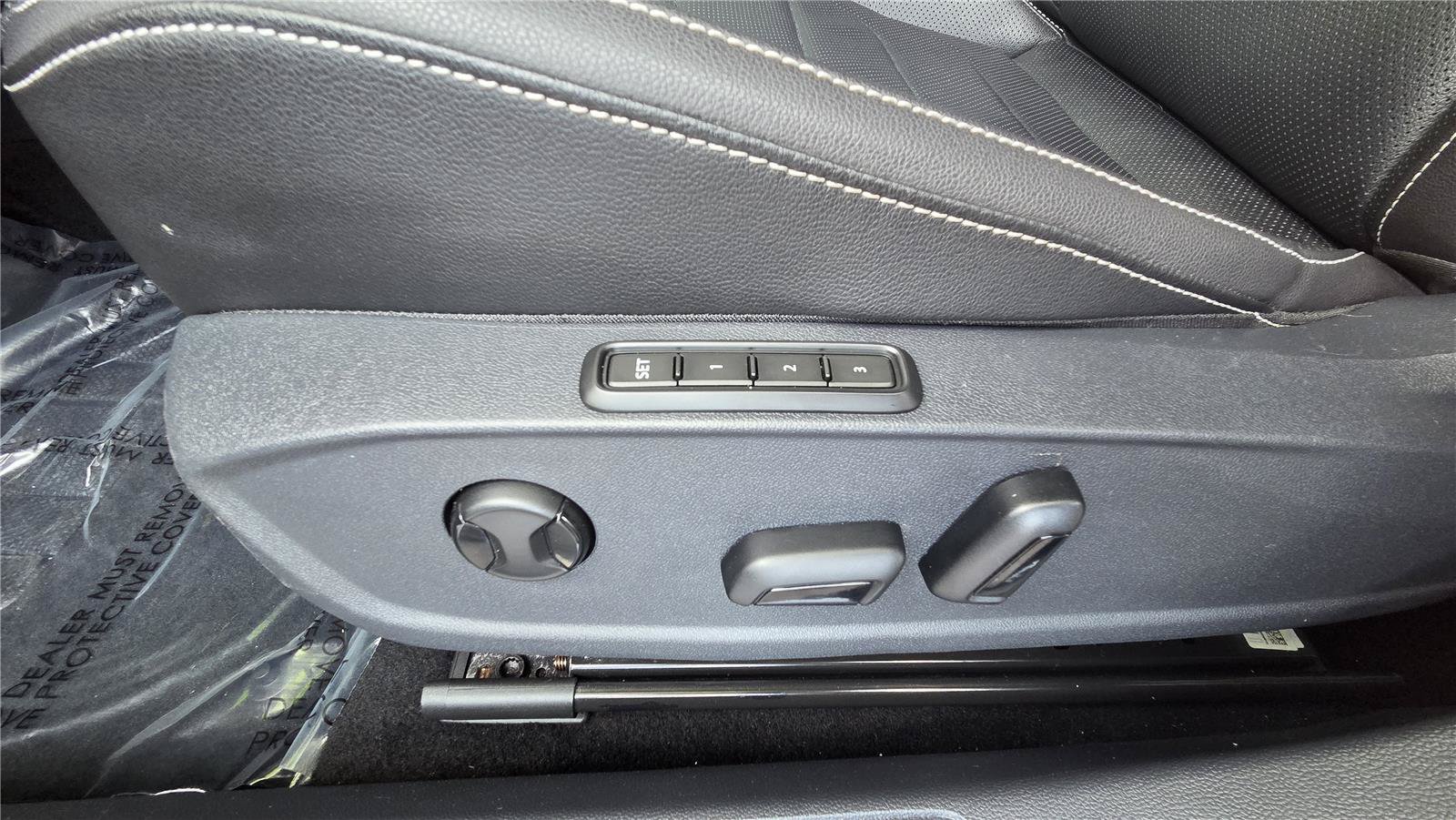 Certified 2022 Volkswagen Jetta SEL FWD image 12