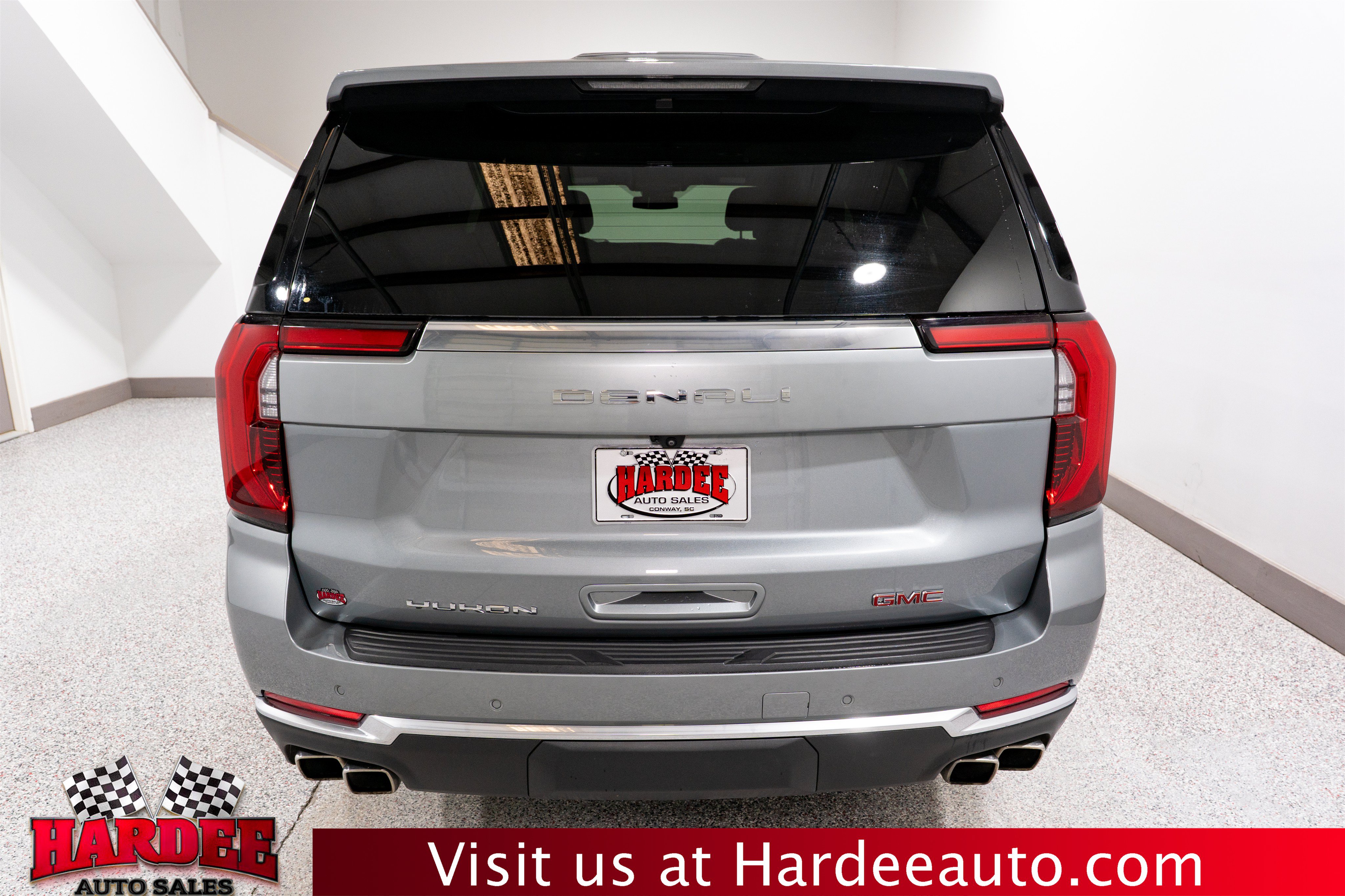 Used 2025 GMC Yukon XL Denali RWD image 4